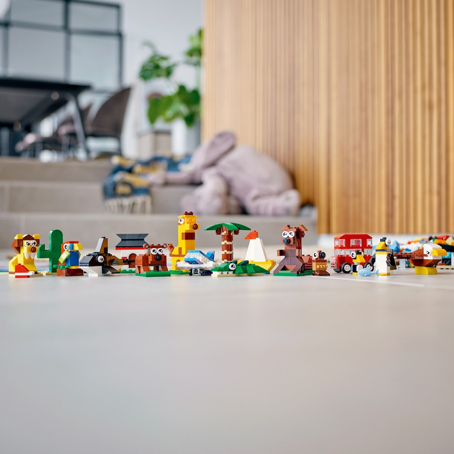 Lego Classic: Creator Around the World (11015)