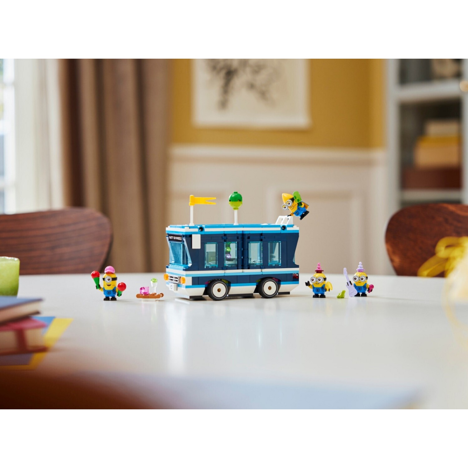 Lego Minions Music Party Bus (75581)