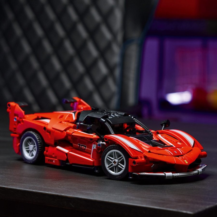 Lego Technic Ferrari FXX K (42212) Lego Technic Ferrari FXX K (42212)